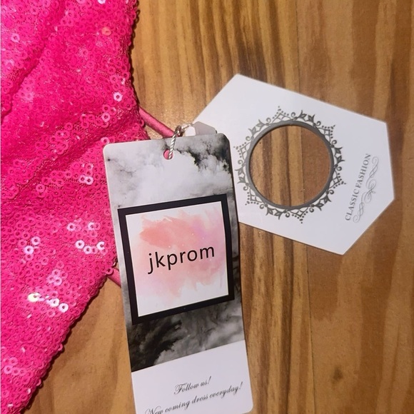 hot pink dress - Picture 2 of 5